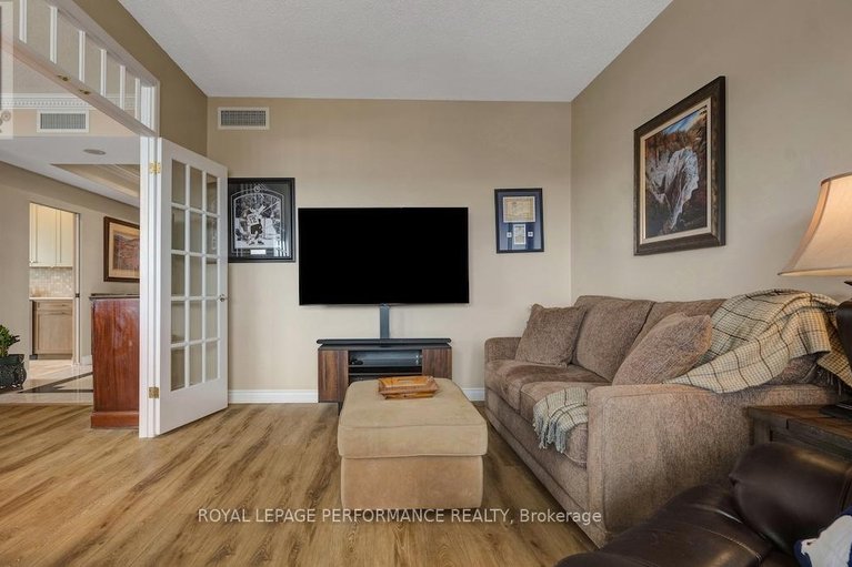 29514989/2002-1480-riverside-drive/riverview-park/ottawa/ontario/K1G5H2_18