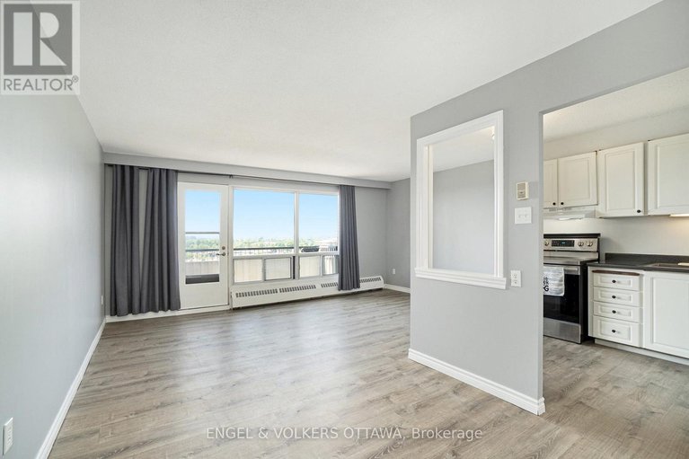 28428926/817-20-chesterton-drive/borden-farmstewart-farmcarleton-heightsparkwood-hills/ottawa/ontario/K2E6Z7_6