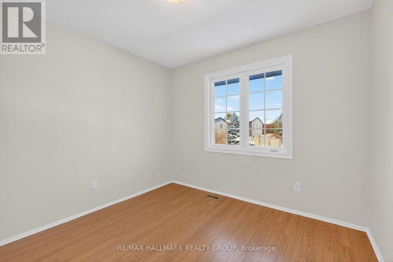 29361218/111-1061-meadowlands-drive/carleton-square/ottawa/ontario/K2C0K5_35