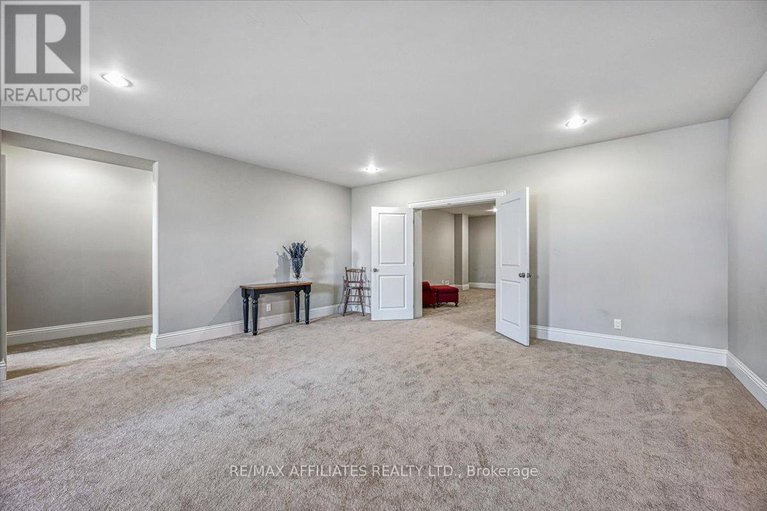 28568193/1530-creagan-court/cumberland-estates/ottawa/ontario/K4C0A5_41