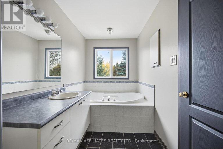 29125287/137-hearst-way/katimavik/ottawa/ontario/K2L4G5_26