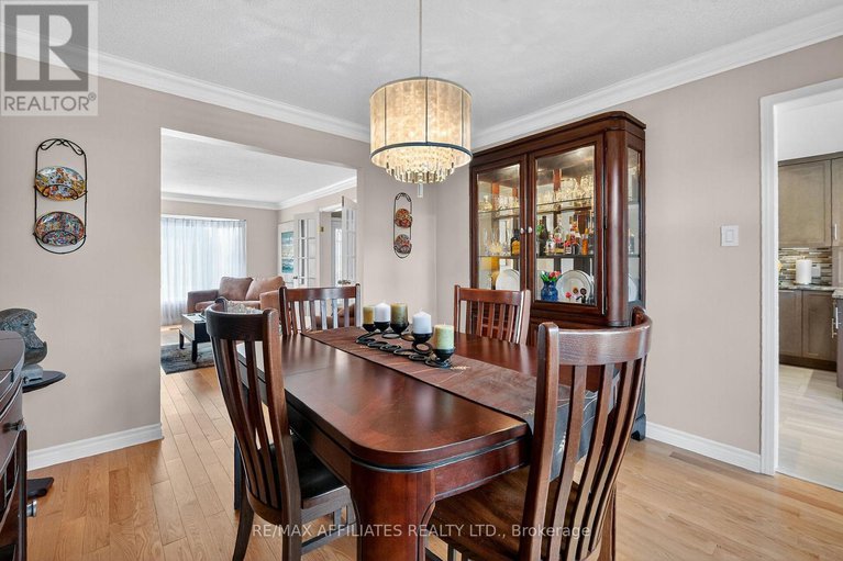 28886097/560-falwyn-crescent/fallingbrookridgemount/ottawa/ontario/K4A2A4_10