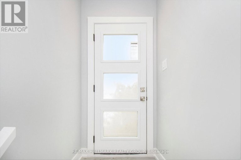 29606507/28-king-george-street/overbrook/ottawa/ontario/K1K1V8_38