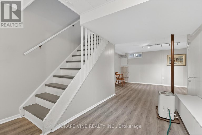 29208366/6885-bilberry-drive/convent-glen-north/ottawa/ontario/K1C2E8_33