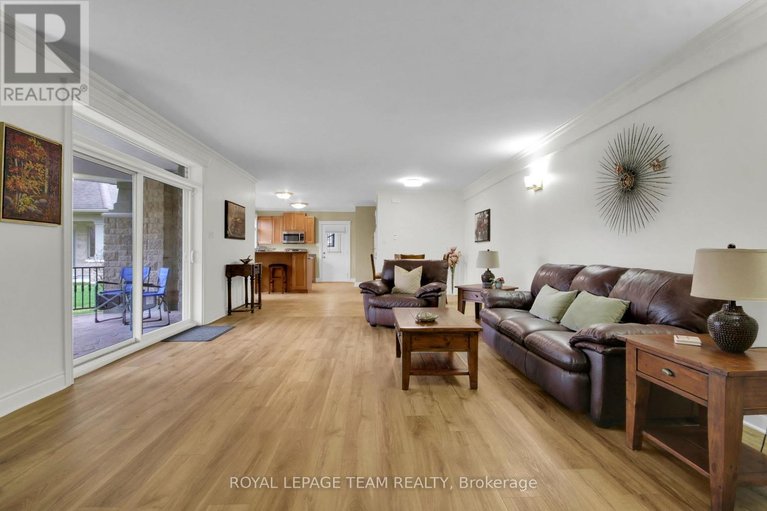 29679096/5591-manotick-main-street/manotick-village-manotick-estates/ottawa/ontario/K4M1A4_31
