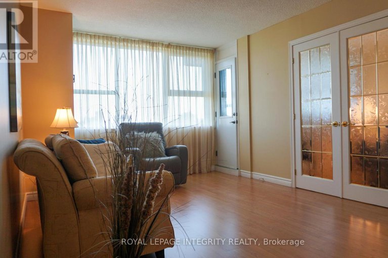 28913504/1008-555-brittany-drive/viscount-alexander-park/ottawa/ontario/K1K4C5_5