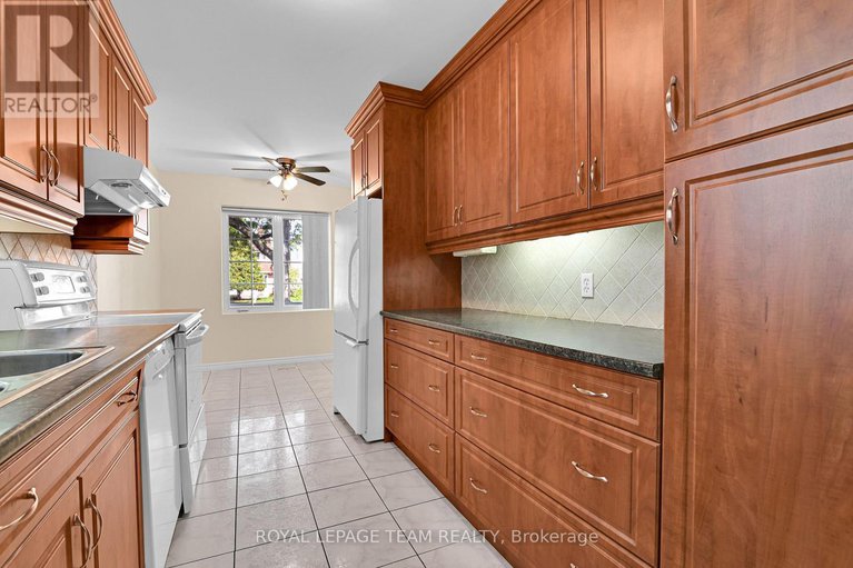 29366735/310-mceachern-crescent/bilberry-creekqueenswood-heights/ottawa/ontario/K1E3K2_7