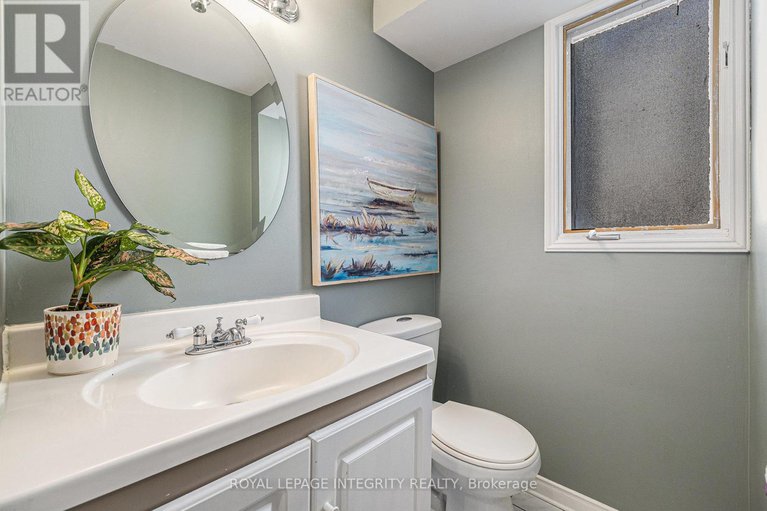 29047086/47-jansen-road/sheahan-estatestrend-village/ottawa/ontario/K2H5W6_17