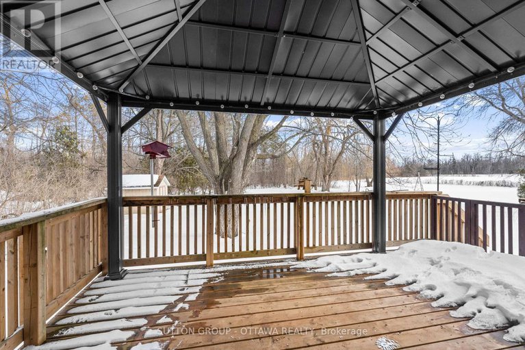 28296607/6489-rideau-valley-drive-n/manotick-south-to-roger-stevens/ottawa/ontario/K4M1B3_20