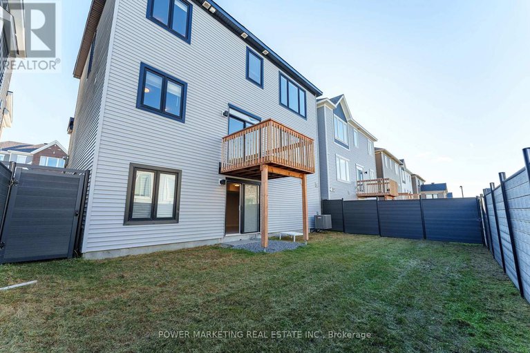 29243539/228-appalachian-circle/half-moon-bay/ottawa/ontario/K2J6X4_31