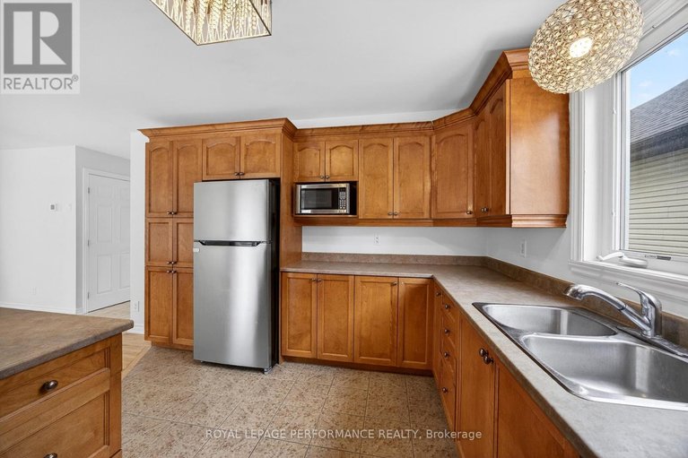 29687410/2694-sylvain-street/town-of-rockland/clarence-rockland/ontario/K4K1V3_12