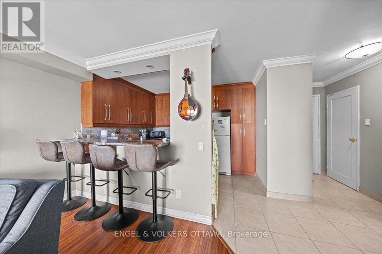 28444359/908-158a-mcarthur-avenue-e/vanier/ottawa/ontario/K1L7E7_8