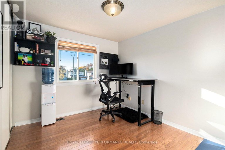 29045618/470-rougemount-crescent/fallingbrookgardenway-south/ottawa/ontario/K4A2Z2_22