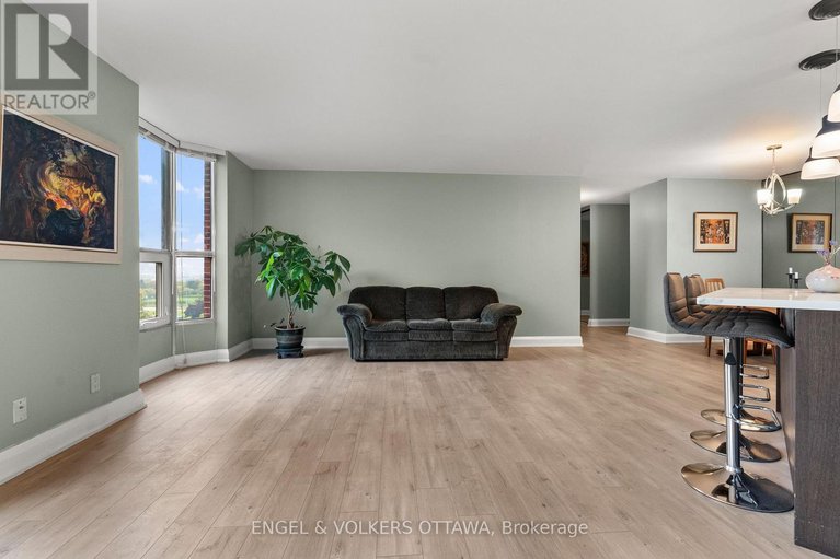 28939396/1006-2951-riverside-drive/mooneys-bayriverside-park/ottawa/ontario/K1V8W6_18