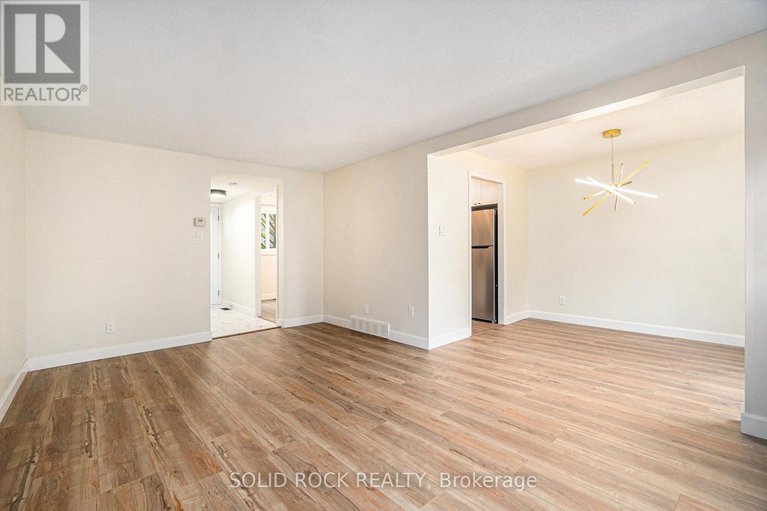 28504129/33-thistledown-court/pheasant-run/ottawa/ontario/K2J1N1_5