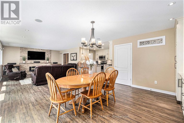 28620612/16-ember-glow-court/stittsville-central/ottawa/ontario/K2S1C3_11
