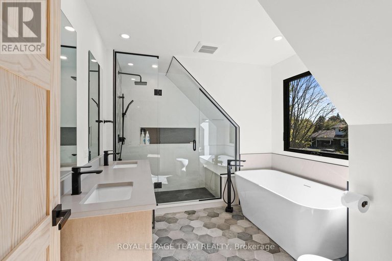 28989052/5575-south-sunset-drive/manotick-long-island-nicholls-island/ottawa/ontario/K4M1J4_30