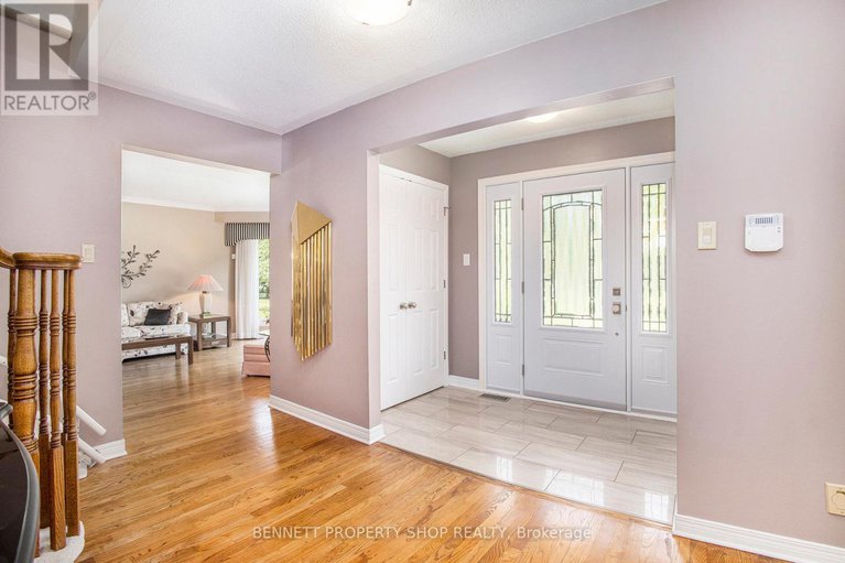 28689701/1410-sherruby-way/rural-kanata-central/ottawa/ontario/K2W1B1_4