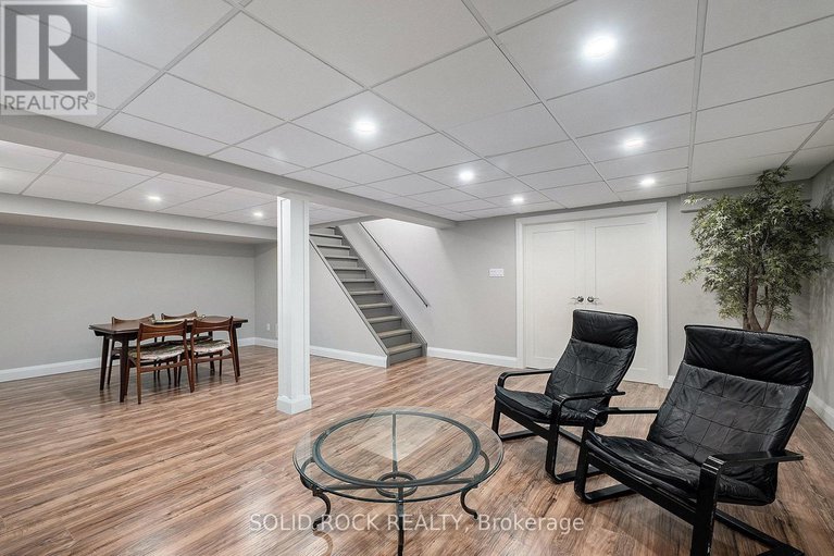 28850982/18-falk-avenue/knollsbrook/ottawa/ontario/K2J1L1_32