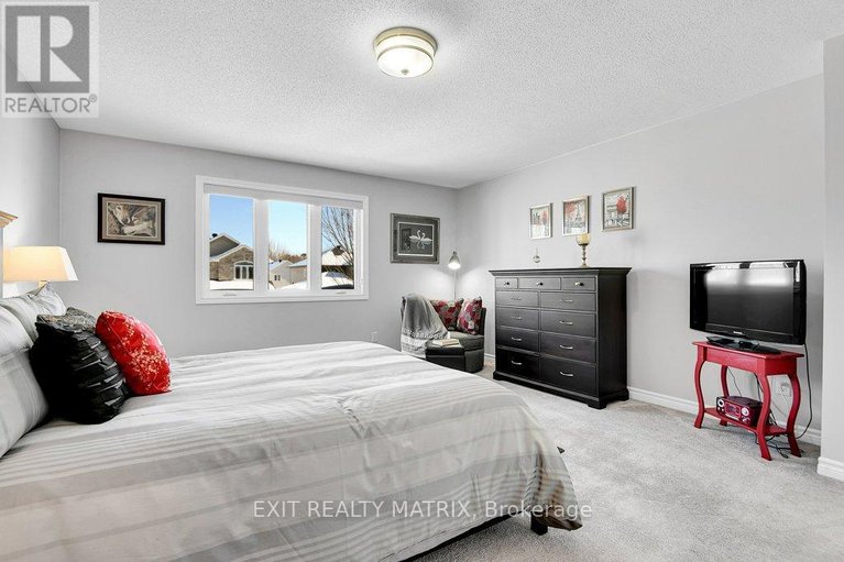 29484589/106-cobblestone-drive/village-of-russell/russell/ontario/K4R0B2_17