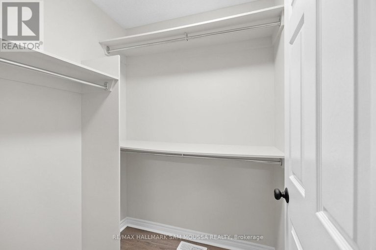 29090641/18-manju-street/hunt-club-park/ottawa/ontario/K1G4T7_27