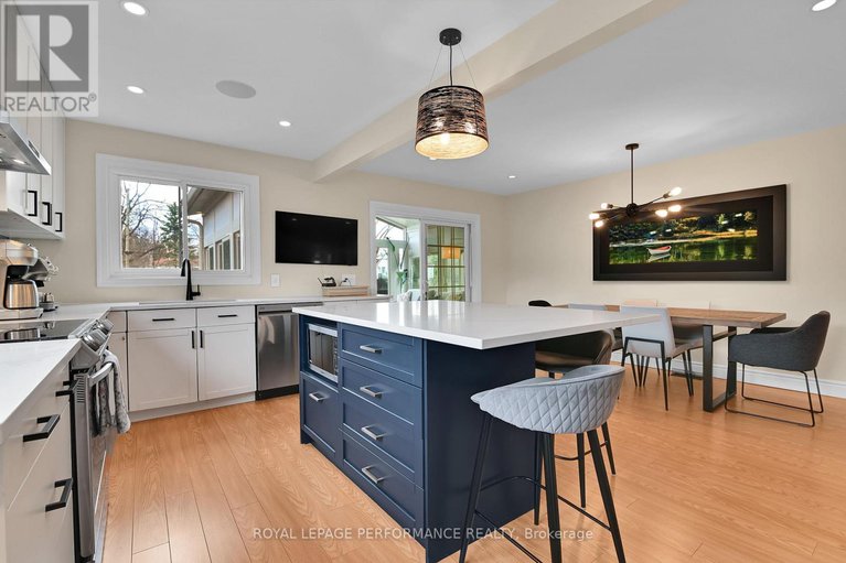 28237794/328-pleasant-park-road/alta-vistafaircrest-heights/ottawa/ontario/K1H5M8_10