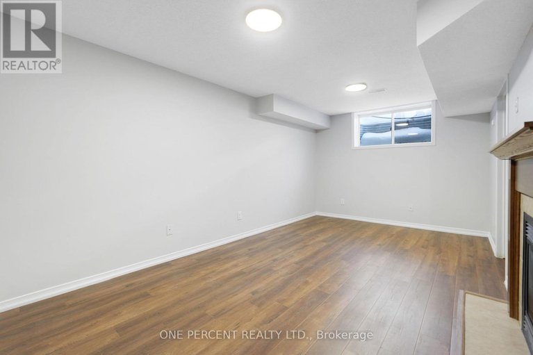 29436561/209-rolling-meadow-crescent/mer-bleuebradley-estatesanderson-park/ottawa/ontario/K1W0B1_30