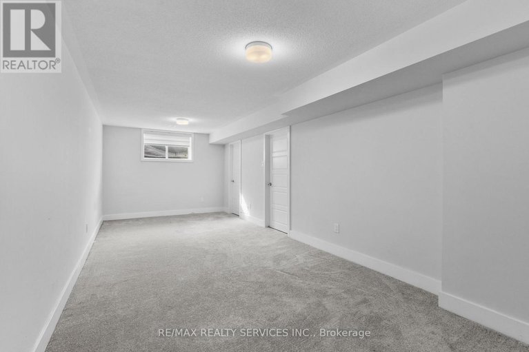 29447721/724-rouncey-road/emerald-meadowstrailwest/ottawa/ontario/K2S1B6_66