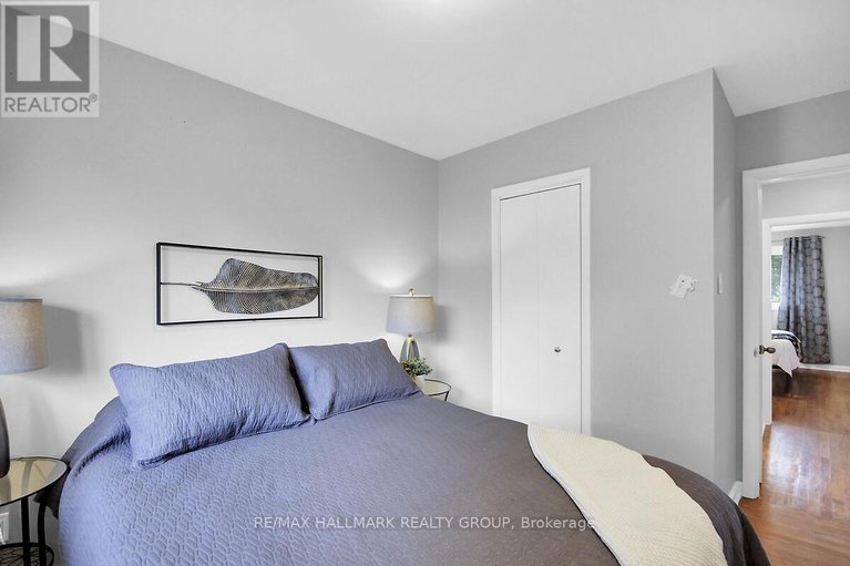 28792256/904-pinewood-crescent/queensway-terrace-north/ottawa/ontario/K2B5Y4_23