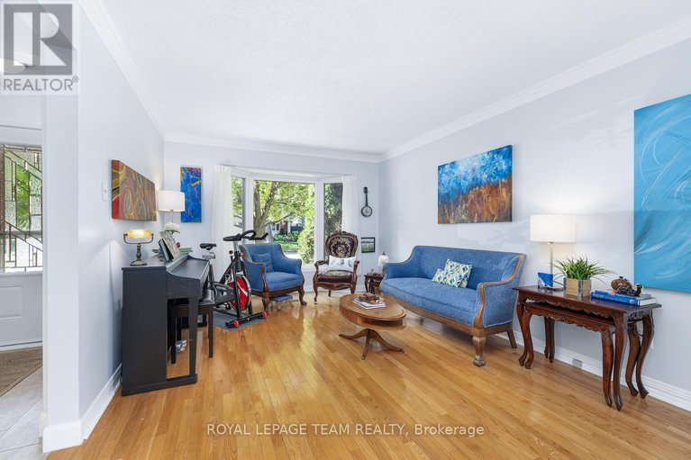 28840948/1179-st-moritz-court/convent-glen-north/ottawa/ontario/K1C2B2_6