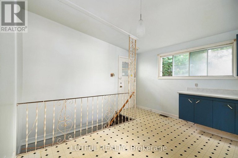 28780680/328-perrier-avenue/vanier/ottawa/ontario/K1L5C7_9