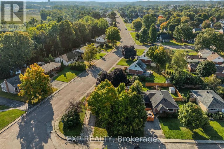28069493/397-charles-avenue/renfrew/renfrew/ontario/K7V3J2_27