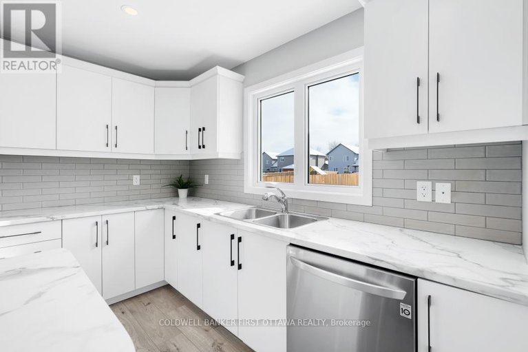 29334532/277-moisson-street/embrun/russell/ontario/K0A1W0_18