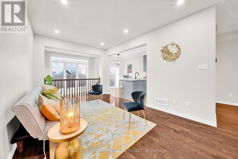 28945910/747-oakglade-avenue/emerald-meadowstrailwest/ottawa/ontario/K2M0B5_5