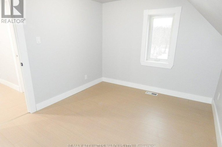 29461420/18400-kenyon-conc-rd-5-road/north-glengarry-kenyon-twp/north-glengarry/ontario/K0C1T0_17