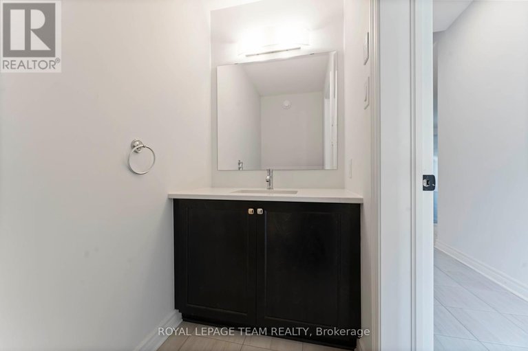 28647828/1010-brian-good-avenue/riverside-southgloucester-glen/ottawa/ontario/K4M0R3_26