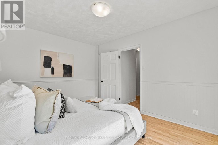 29070320/1246-cobden-road/queensway-terrace-southridgeview/ottawa/ontario/K2C2Z9_25