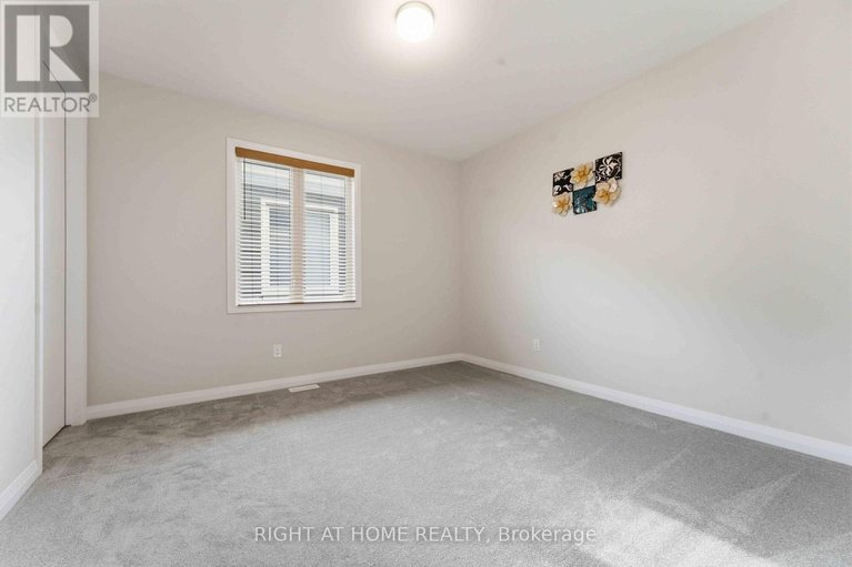 29484591/643-terrier-circle/goulbourn-twp-from-franktown-rdsouth-to-rideau/ottawa/ontario/K0A2Z0_27