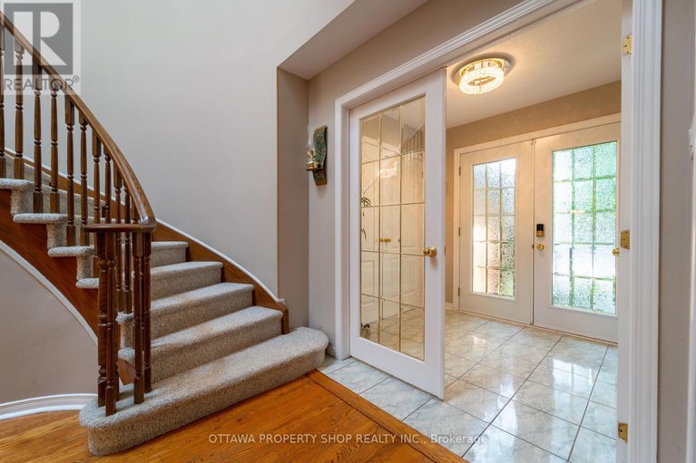 28429385/566-falwyn-crescent-w/fallingbrookridgemount/ottawa/ontario/K4A2A4_4