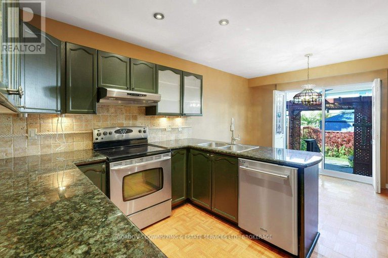 29039084/30-chickasaw-crescent/bridlewood/ottawa/ontario/K2M1M5_20