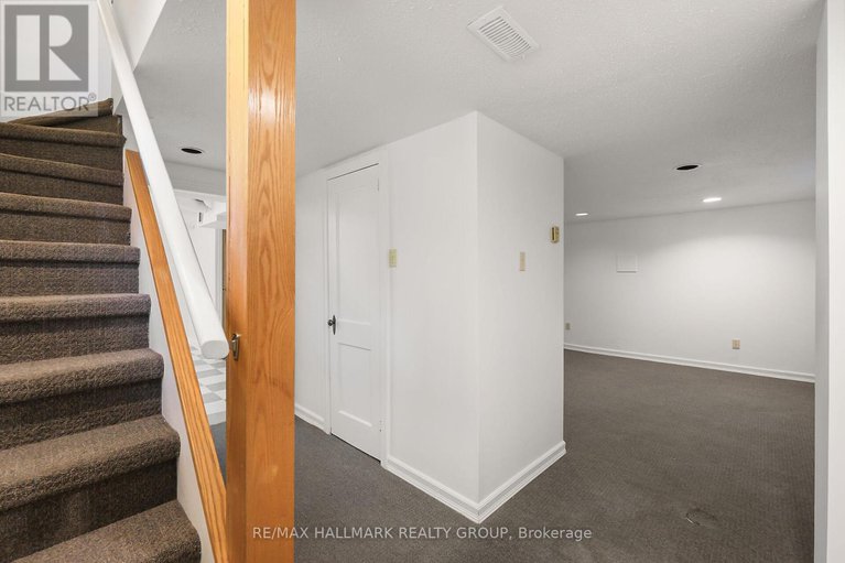 28776186/82-laurentian-place/civic-hospital/ottawa/ontario/K1Y4E2_38