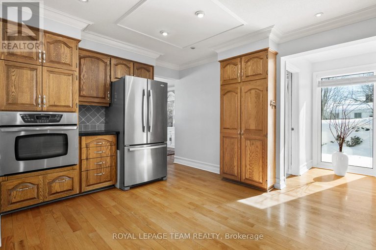 27932475/44-sycamore-drive/arbeatha-park/ottawa/ontario/K2H8K3_9