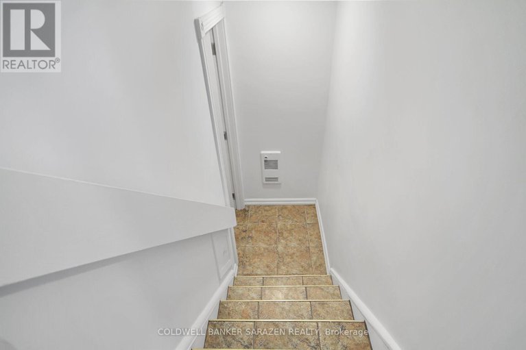 28237116/51-3415-uplands-drive/hunt-club/ottawa/ontario/K1V9N4_33