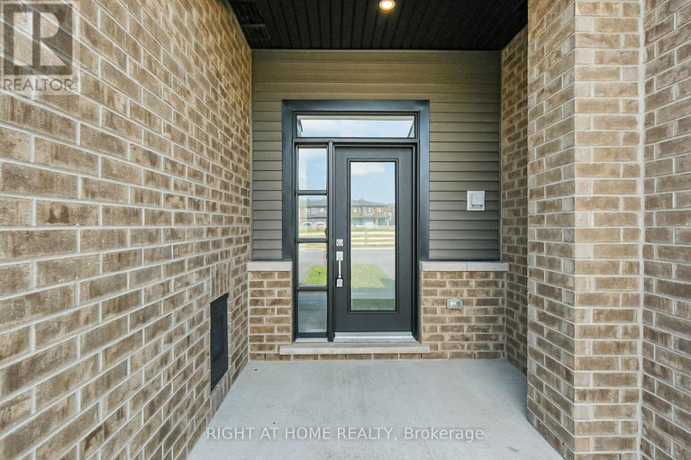 28565193/958-athenry-court/half-moon-bay/ottawa/ontario/K2J7E1_3