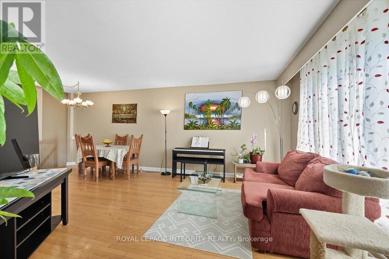 28877038/1293-maitland-avenue/copeland-park/ottawa/ontario/K2C2C4_4