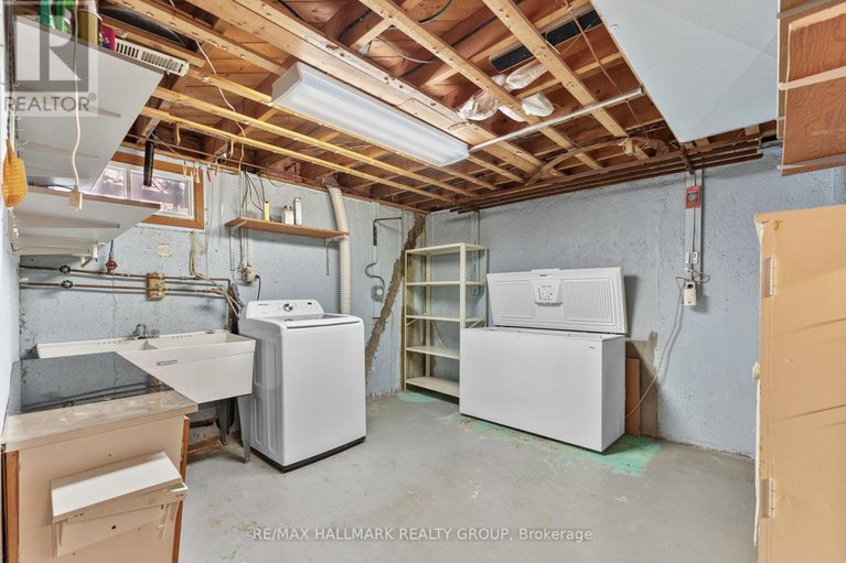 28611186/2234-bingham-street/elmvale-acresurbandale/ottawa/ontario/K1G2V7_37