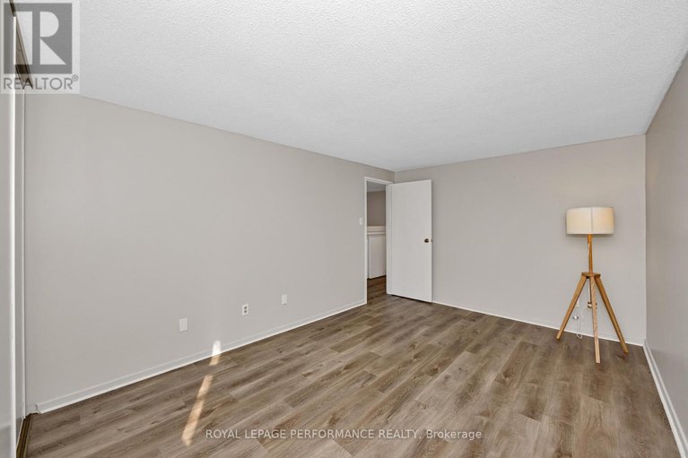 28307162/56-820-cahill-drive-w/hunt-club/ottawa/ontario/K1V9K4_24