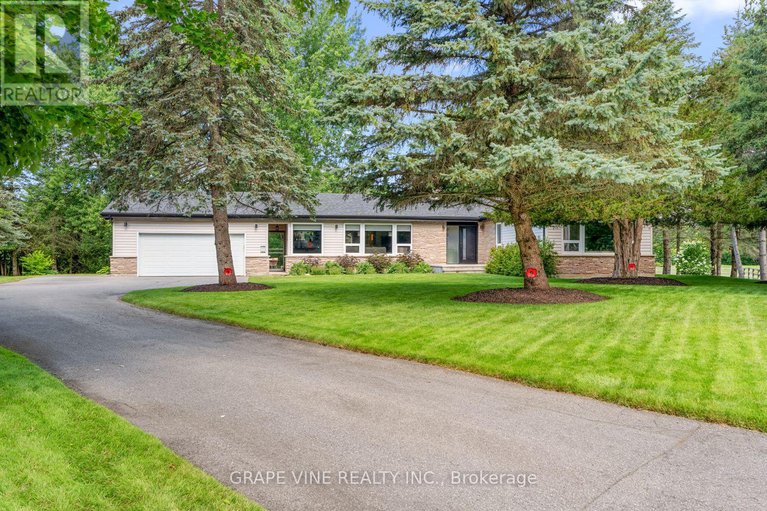 28643914/6486-woodland-place/manotick-south-to-roger-stevens/ottawa/ontario/K4M1B3_1