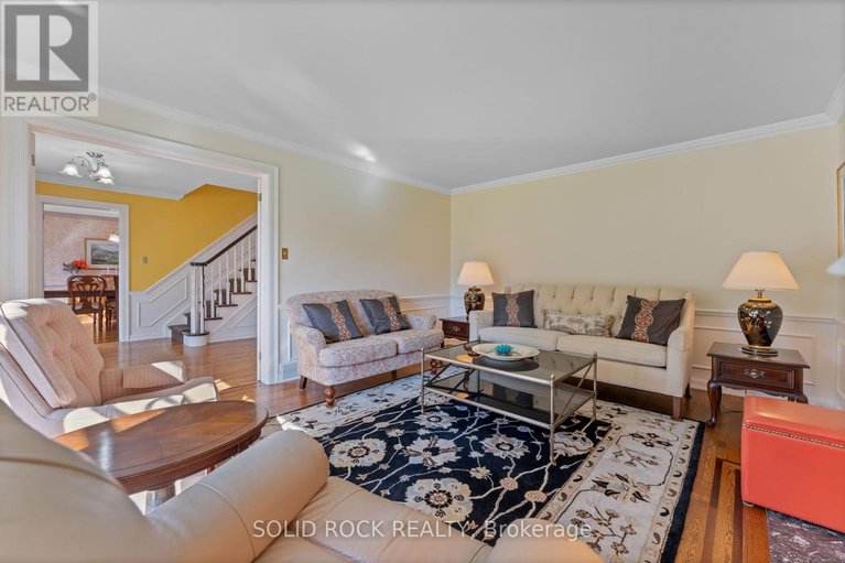 28931406/5569-whitewood-avenue/manotick-village-manotick-estates/ottawa/ontario/K4M1E1_7