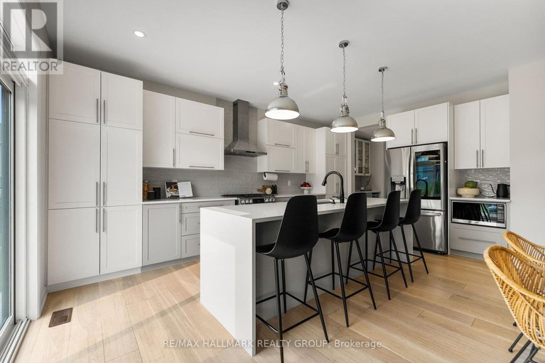 28419525/350-cloyne-crescent/half-moon-bay/ottawa/ontario/K2J6W4_17